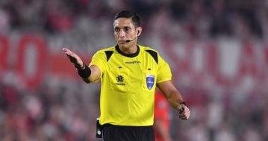 خيسوس فالينزويلا من فنزويلا يقود مباراة الأهلي وبورتو في كأس العالم للأندية