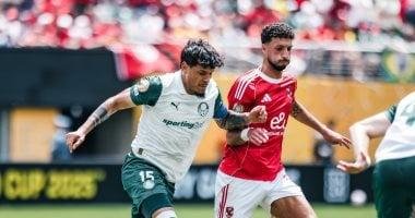 لوبيز يسجل الهدف الثاني ويعزز تقدم بالميراس أمام الأهلي
