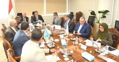 جلسة حوارية بين وزير الإسكان ومحافظ الوادي الجديد لتعزيز التعاون المشترك