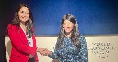 اجتماع موسع بين وزيرة التخطيط والعضو المنتدب للمنتدى الاقتصادي العالمي ورئيس شركة أكوا باور