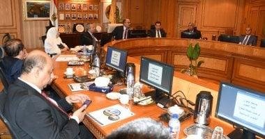 «قطاع العلوم الأساسية يناقش إلغاء نظام الانتساب في الجامعات العليا»