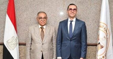 وزير الاستثمار يحصل على تجديد شهادة الجودة لنظام إدارة مؤسسات التدريب