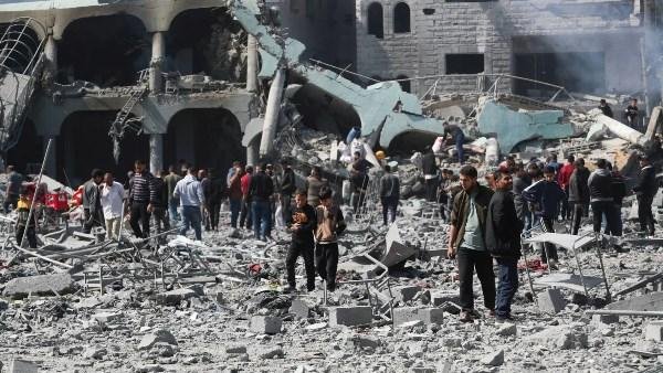 4 شهداء إثر قصف الاحتلال خيمة تؤوي نازحين بمدينة خان يونس