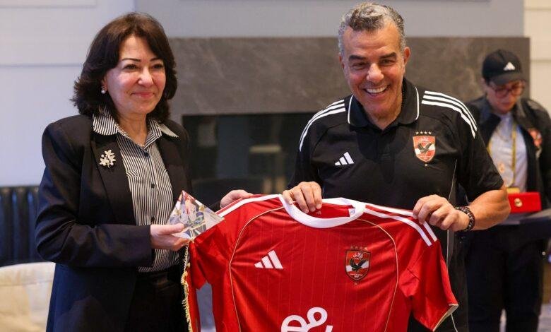 قنصل مصر في نيويورك يُساند بعثة الأهلي في كأس العالم للأندية – صور حصرية