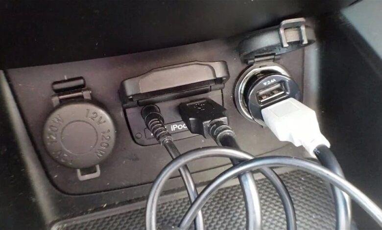 6 أشياء مفيدة بمنفذ "USB" في سيارتك
