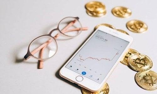 أفضل منصات التداول لعام 2025.. مميزات، رسوم، وتجربة المستخدم