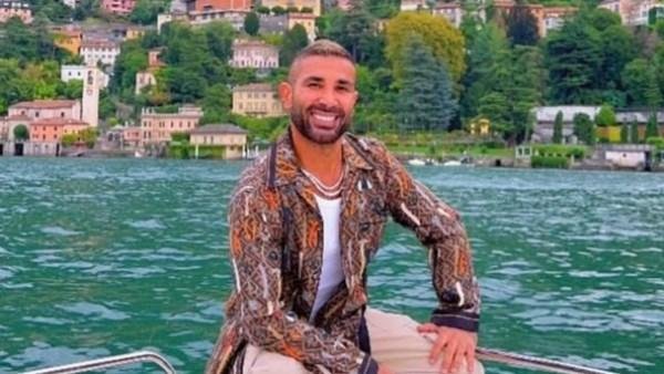 أحمد سعد يطمئن الجمهور عليه بعد تعرضه لحادث بسيارته| خاص