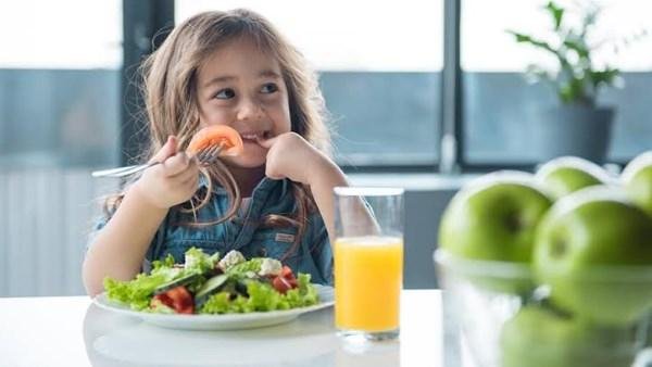 أكلات مغذية تعزز صحة الطفل بعد التمرين.. لا تتجاهليها