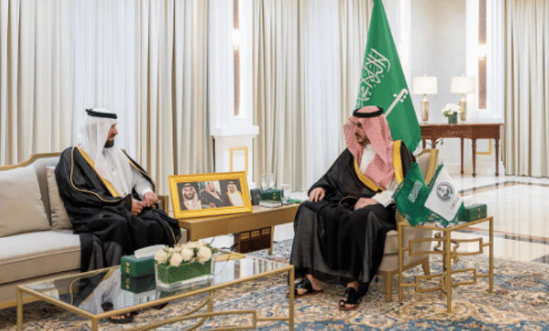 أمير الجوف يكرّم فريق كفاءة استهلاك الطاقة بالإمارة لتحقيق التميز لعام 2024