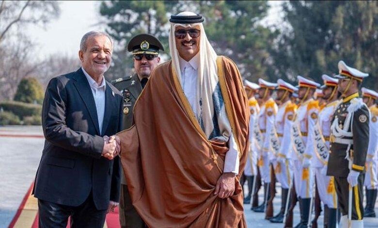أمير قطر يدين استهداف قاعدة العديد في اتصال مع الرئيس الإيراني