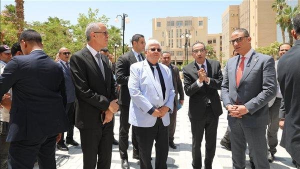 أيمن عاشور: الجامعات الأهلية مسار أساسي في تطوير التعليم العالي
