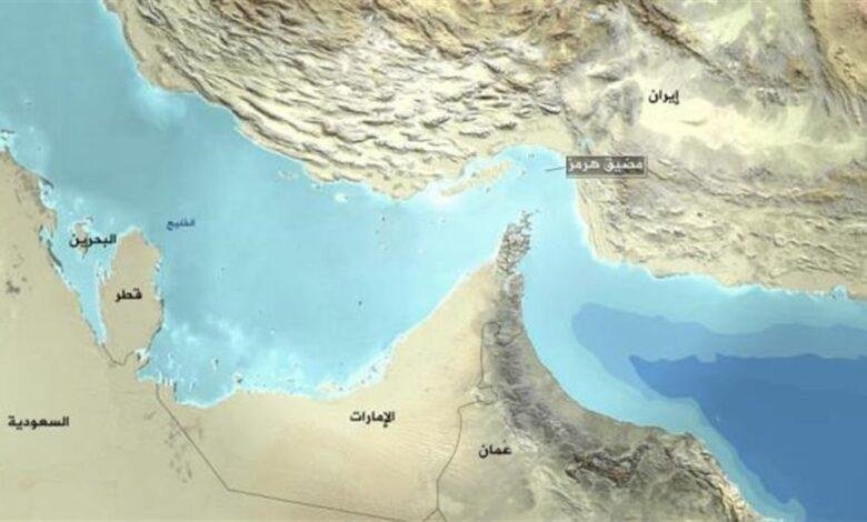 البيت الأبيض: نراقب عن كثب الوضع في مضيق هرمز