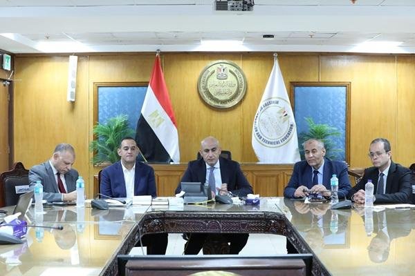 «التعليم» تستعرض تقرير غرفة العمليات لخامس أيام امتحانات الثانوية