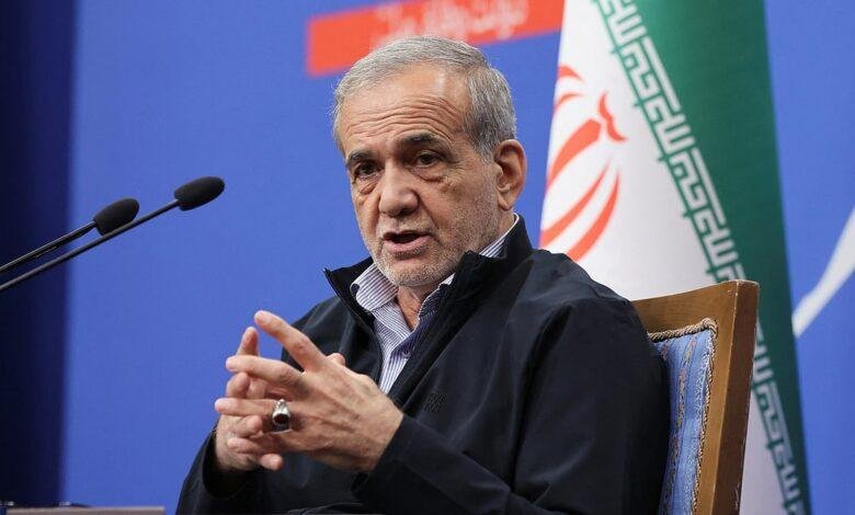 الرئيس الإيراني: سنحترم وقف النار إذا احترمته إسرائيل