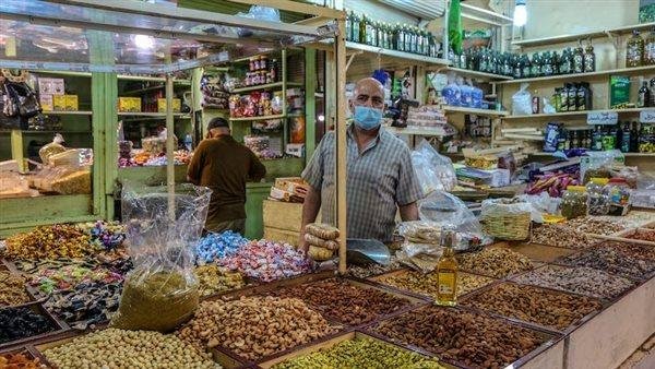 العراق يعزز مخزونه من السلع والمحاصيل ويخفض رسوم المواد الغذائية إلى "صفر"