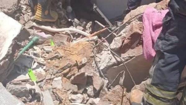 انتشال ناجٍ جديد من أسفل أنقاض عقارات حدائق القبة