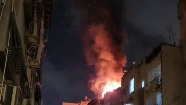 اندلاع حريق هائل في تل أبيب بعد رشقة صاروخية إيرانية