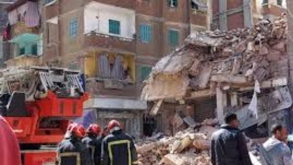 انهيار عقارين من أربعة طوابق في حدائق القبة