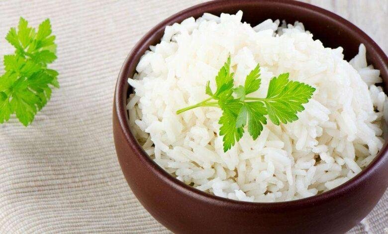 بالفيديو.. شاهد تحذير من مخاطر إعادة تسخين الأرز المتبقي "يمكن أن يسبب تسمم غذائي"