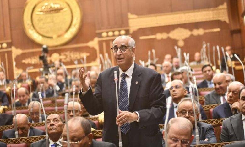 برلماني يدعو للتوسع في برامج تأهيل الطلاب والخريجين لسوق العمل