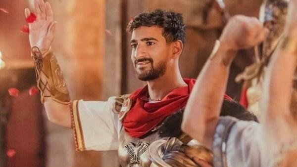 بصراحة لعيب كبير أوي ومن طراز عالمي
