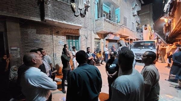 بعد 11 ساعة.. انتشال طالب على قيد الحياة من بين أنقاض عقار حدائق القبة