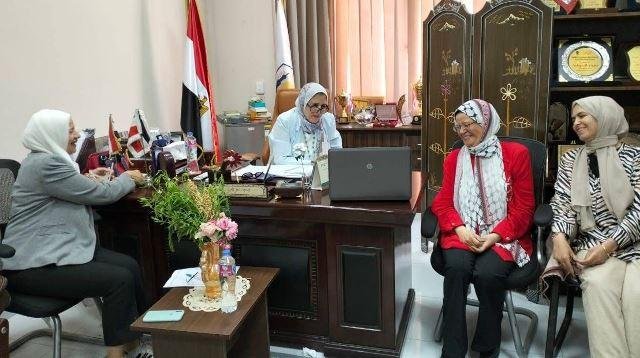 تحذيرات مشددة من الإدارة التعليمية فى مدينة الشروق لطلاب الثانوية صور