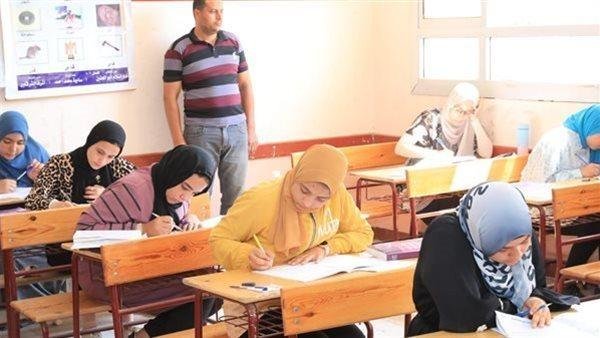 تداول امتحان اللغة الإنجليزية على صفحات الغش الإلكتروني.. والتعليم تحقق