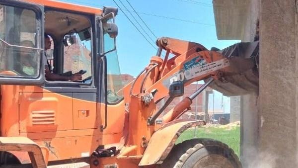 حملة مكبرة لإزالة التعديات في كفر الشيخ .. صور