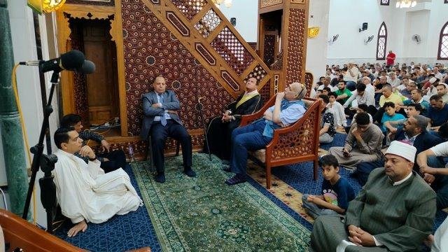 "دعوة لإحترام الخصوصية".. موضوع خطبة الجمعة فى مدينتى الشروق وبدر صور