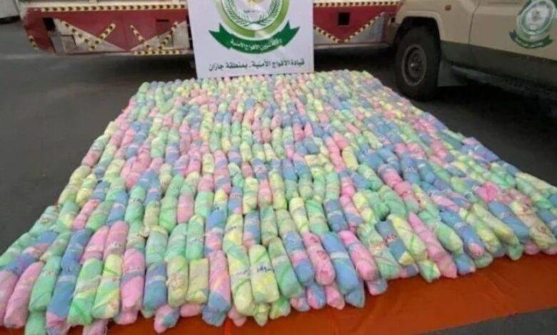 دوريات الأفواج الأمنية بمنطقة جازان تُحبط تهريب 34 كيلوجرامًا من القات