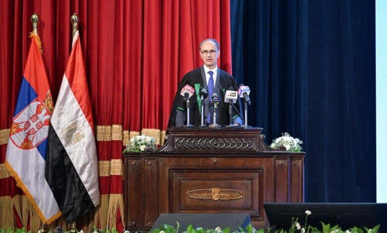 رئيس وزراء صربيا يشيد بدور جامعة القاهرة العلمي