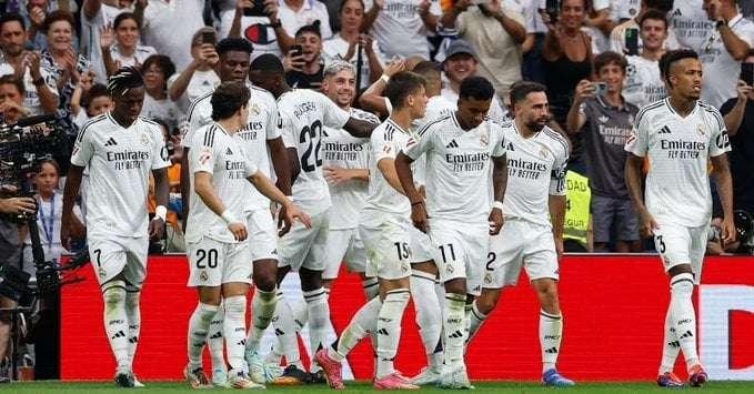 ريال مدريد يحقق أول انتصار في المونديال بثلاثية في مرمى باتشوكا