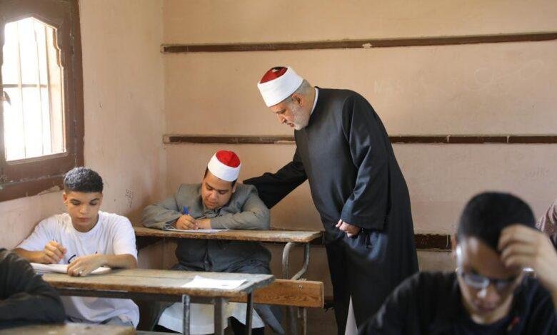 طلاب الثانوية الأزهرية يؤدون اليوم امتحان مادة التوحيد
