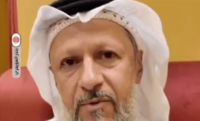 عبدالله المرزوق.. حرفي يروي قصة عمر أمضاه في خياطة البشوت