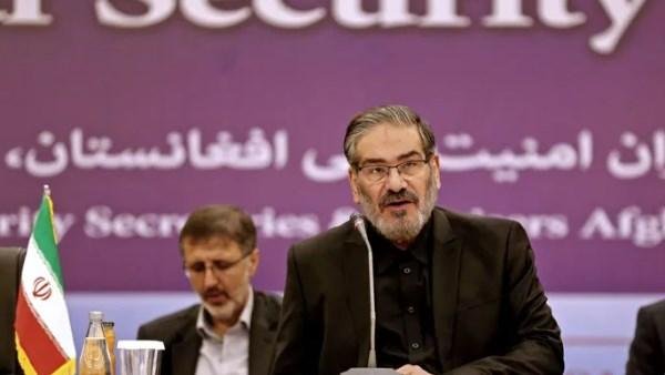 علي شمخاني يطمئن المرشد الإيراني: جاهز للمواجهة