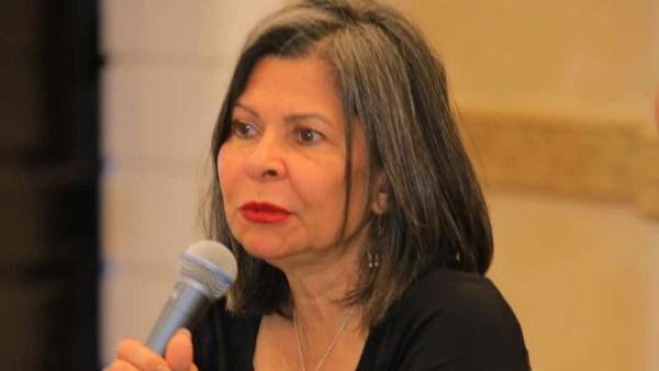 عملت كومبارس لمدة تزيد عن العام في لندن