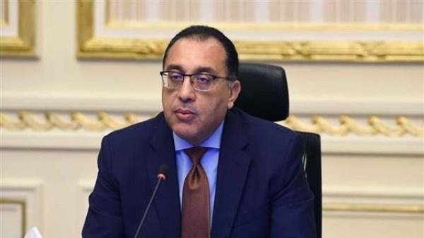 لتأمين احتياجات الدولة .. رئيس الوزراء يتفقد سفينة التغييز بمنطقة السخنة