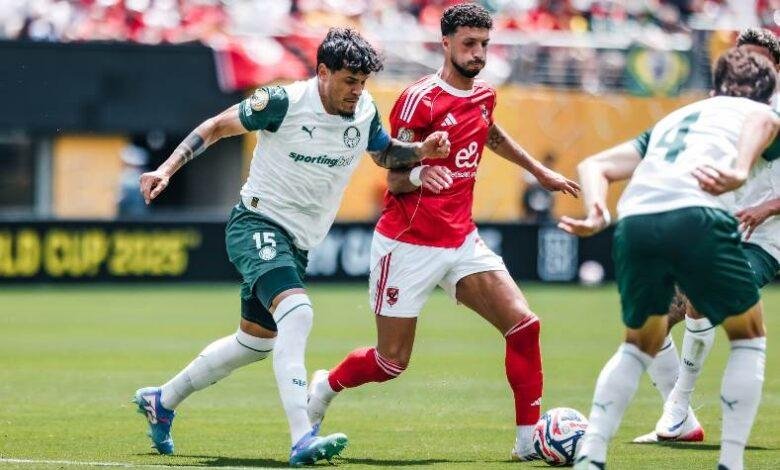 لوبيز يُعزز تقدم بالميراس أمام الأهلي بهدف ثاني