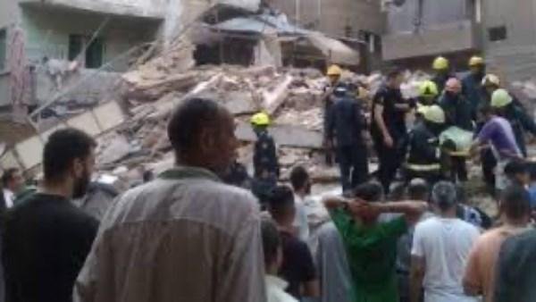 مبانٍ تستند بعروق خشبية .. وجيران يحفرون بدون إشراف