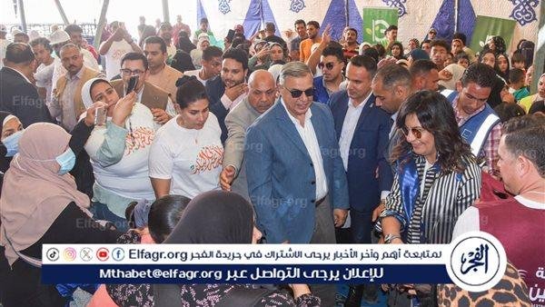 محافظ الإسكندرية يتفقد عدد من الفعاليات بالقافلة التنموية الشاملة