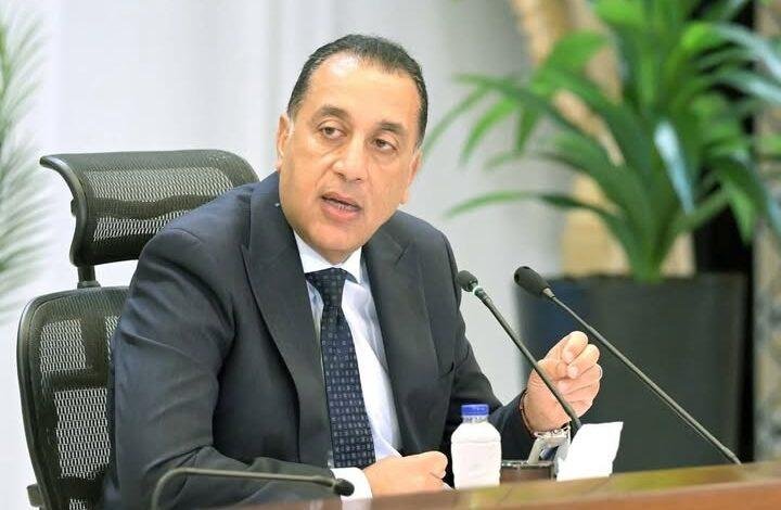 مدبولى يتابع استعدادات البنية التحتية لاستيراد الغاز الطبيعي