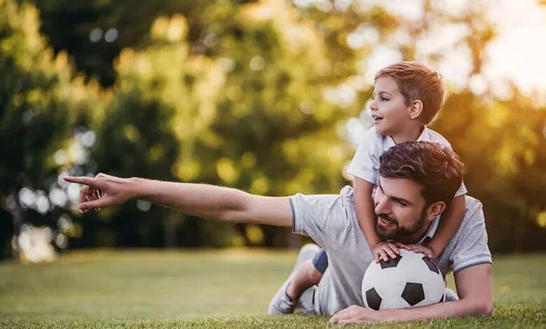 مستشار أسري يوضح طريقة «الاستثمار في الأبناء»