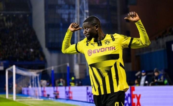مطالب دورتموند تصطدم برغبة ميلان في ضم جيراسي