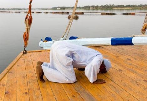 هل يجوز الوضوء والاغتسال بماء البحر؟.. أمين الفتوى يجيب