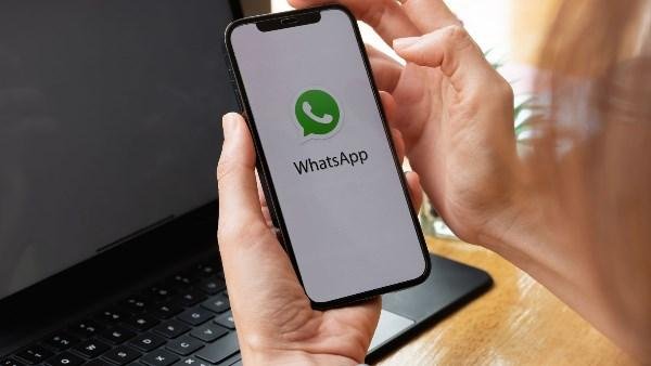 واتساب يكشف عن ميزات جديدة منها الكتابة بالذكاء الاصطناعي