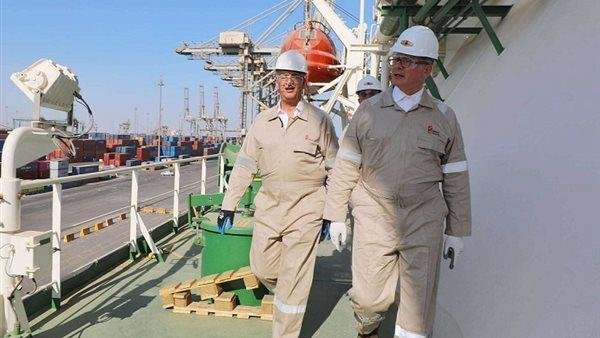 وزير البترول يتفقد المراحل النهائية لتجهيزات سفينة التغييز Energos Eskimo: جاهزون للصيف
