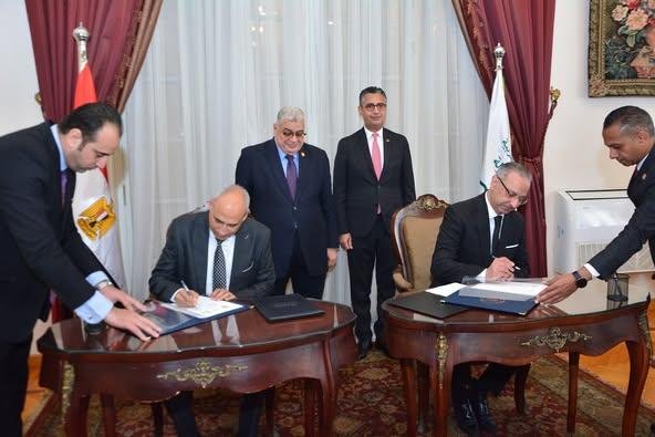 وزير التموين يشهد توقيع بروتوكول لإتاحة الاستعلام عن السجلات التجارية