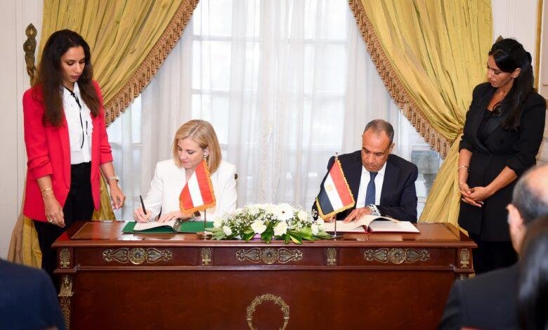وزير الخارجية يحذر من خطورة الوضع في الضفة الغربية