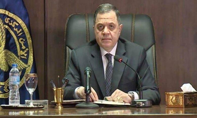 وزير الداخلية يهنئ رئيس مجلس الوزراء بمناسبة العام الهجري الجديد